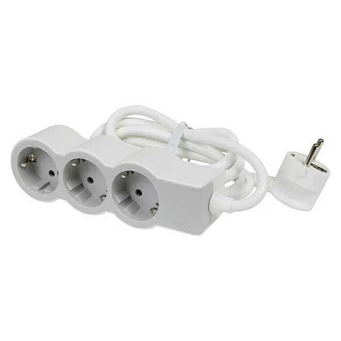 Legrand Steckdosenleiste - 3-fach, Ultraweiß/Grau, Kabellänge: 1,5 m, IP20, Ohne Schalter - Ein weißer Legrand Mehrfachstecker mit drei Steckdosen und einem weißen Kabel mit Stecker. Praktisch für den Innenbereich.