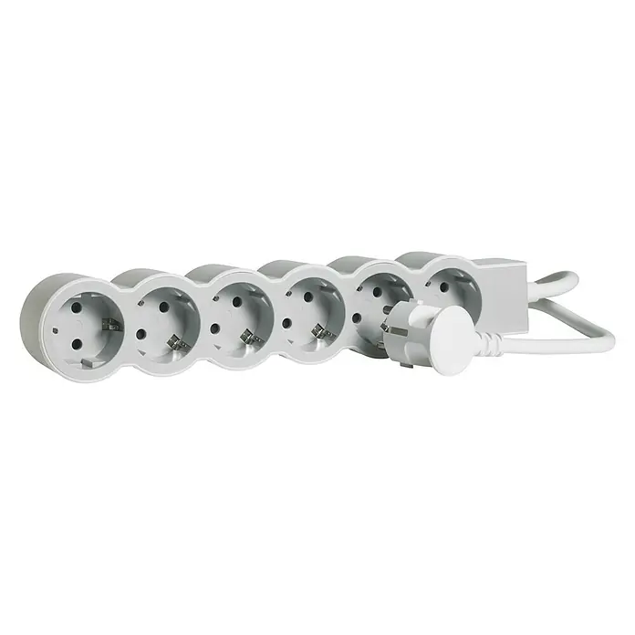 Legrand Base de enchufe múltiple Estándar - x 6, Gris, Longitud del cable: 1,5 m, IP20 - Regleta blanca con seis enchufes y un enchufe blanco sobre un fondo negro.