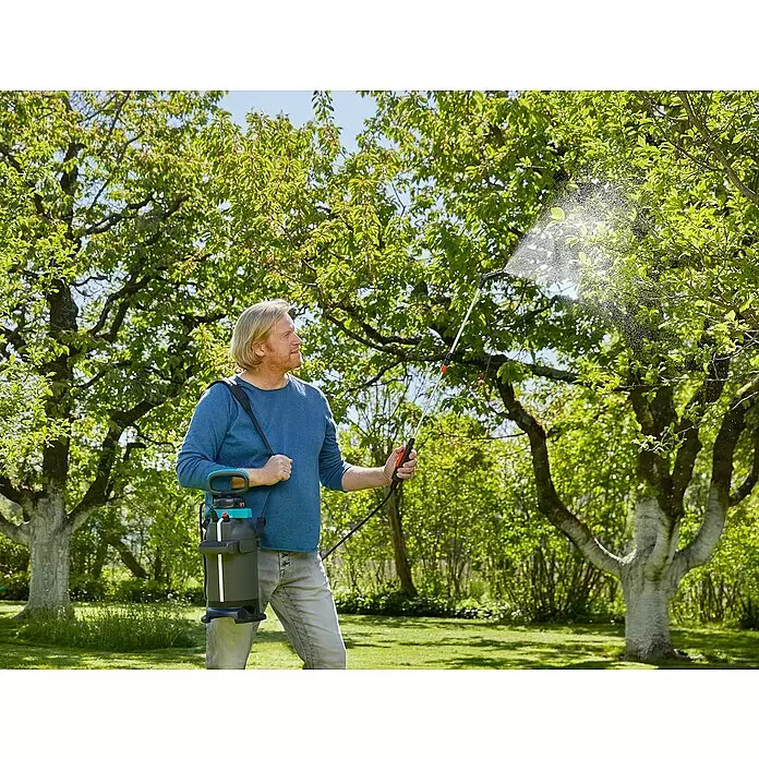 Gardena Drucksprühgerät Plus - 5 l, Gartenspritzmittel - Anwendungsbeispiel