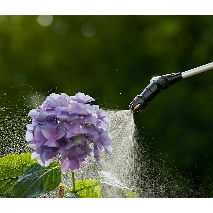 Gardena Drucksprüher Easy Pump - Füllmenge: 5 l - Anwendungsbeispiel