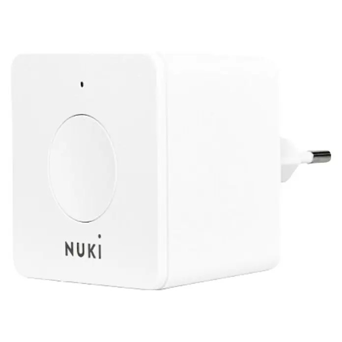 Nuki WiFi-Bridge - 5 x 6 x 6 cm - Nahaufnahme des Nuki Plug, ein kompakter WLAN-Stecker für intelligente Steuerung von Geräten im Haushalt.