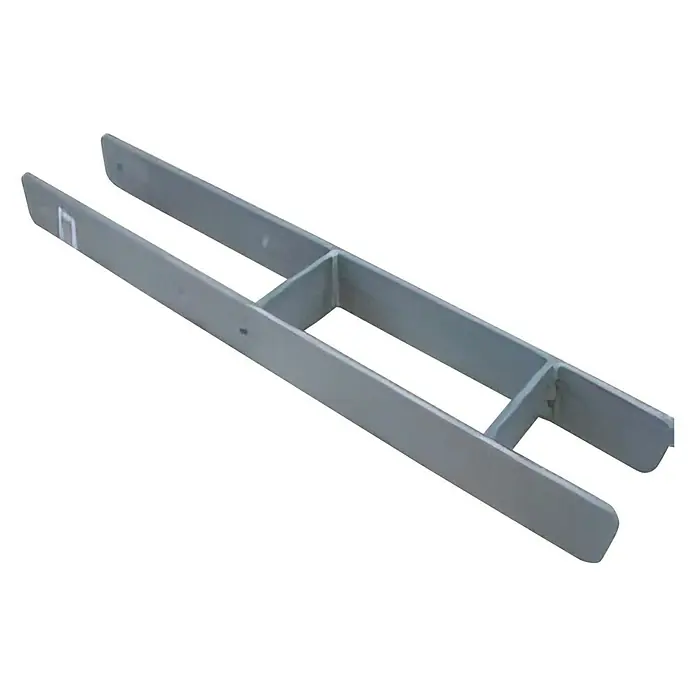 T & J H-Pfostenanker Schwer - 6 x 9,5 x 60 cm, Verzinkt, Stahl - Nahaufnahme eines grauen Kunststoff-Schienensystems, das durch seine Konstruktion Stabilität und Funktionalität verspricht.
