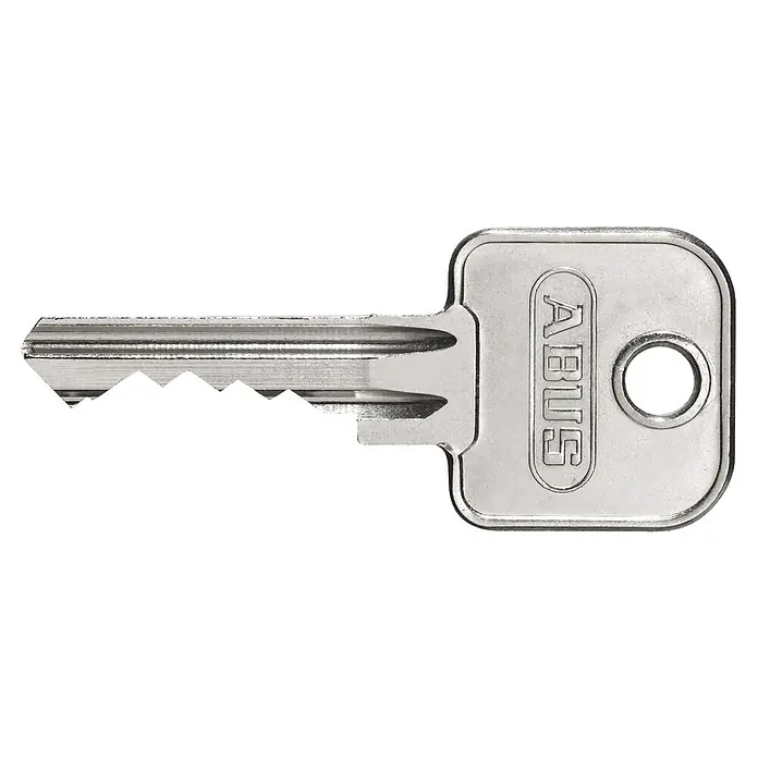 Abus Vorhängeschloss 85/40 HB40 Gleichschließend - B x H: 40 x 62 mm, Bügelstärke: 6,5 mm, Material Bügel: Gehärteter Spezialstahl - Detailaufnahme eines ABUS Schlüssels aus Metall, der durch seine gezackte Form und das eingravierte Markenlogo auffällt.