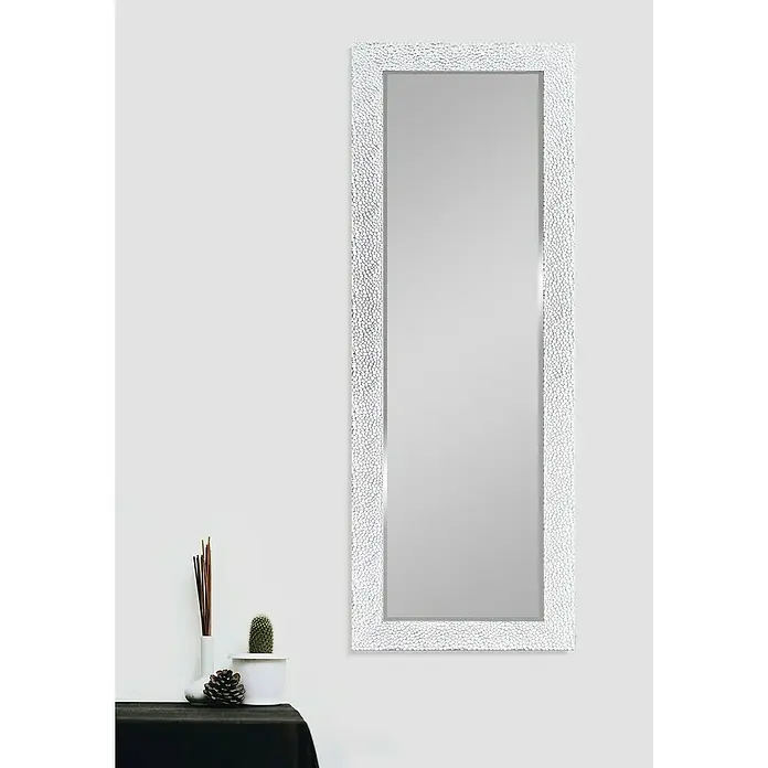 Rahmenspiegel Vicky - 50 x 150 cm, Weiß-Chrom, Kunststoff - Dekorativer rechteckiger Spiegel mit einem einzigartigen, texturierten Rahmen, der jedem Raum einen Hauch von Eleganz verleiht.