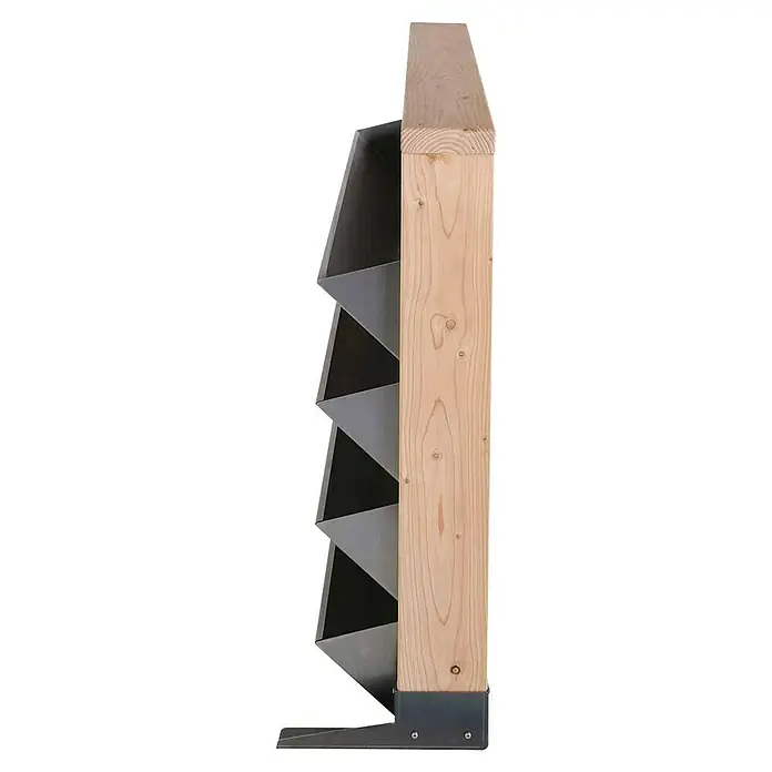 Bellissa Hochbeet Inalto M4 - 100 x 32 x 100 cm, Stahl, Silber/Hellbraun - Nahaufnahme eines eleganten Treppengeländers mit Holzpfosten und modernen, dreieckigen Metalleinsätzen.