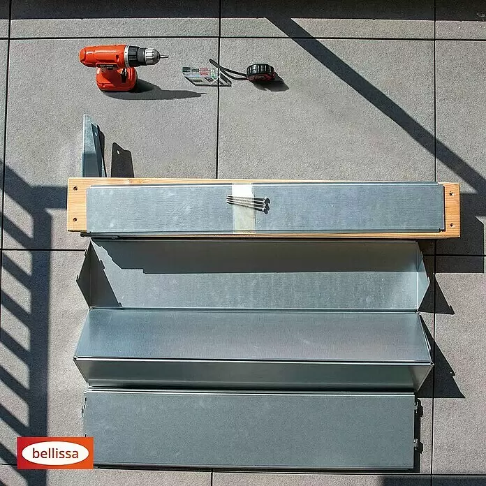 Bellissa Hochbeet Inalto M4 - 100 x 32 x 100 cm, Stahl, Silber/Hellbraun - Pflanzkästen aus verzinktem Stahl und Montagewerkzeuge (Bohrmaschine, Wasserwaage, Maßband), bereit zur Installation.