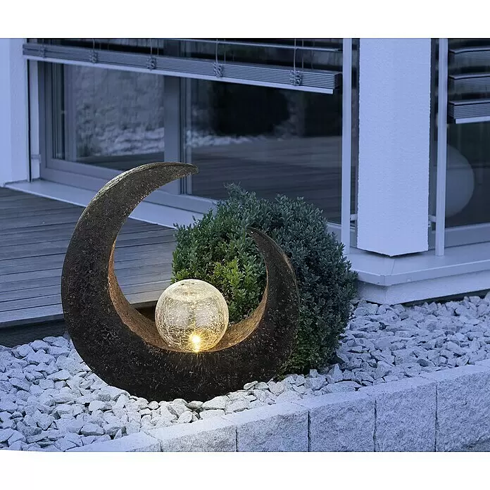 Globo Solar-Dekoleuchte Mondsichel - 0,06 W, L x B x H: 29,4 x 9 x 30,5 cm, Braun, IP44 - Stimmungsaufnahme