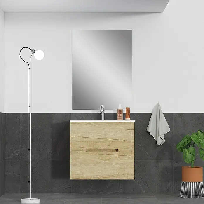 Artysan Mueble bajo de lavabo India Slim - L x An x Al: 39 x 70 x 55 cm, Natural - Tocador de baño con acabado de madera y espejo minimalista sobre pared de azulejos grises.