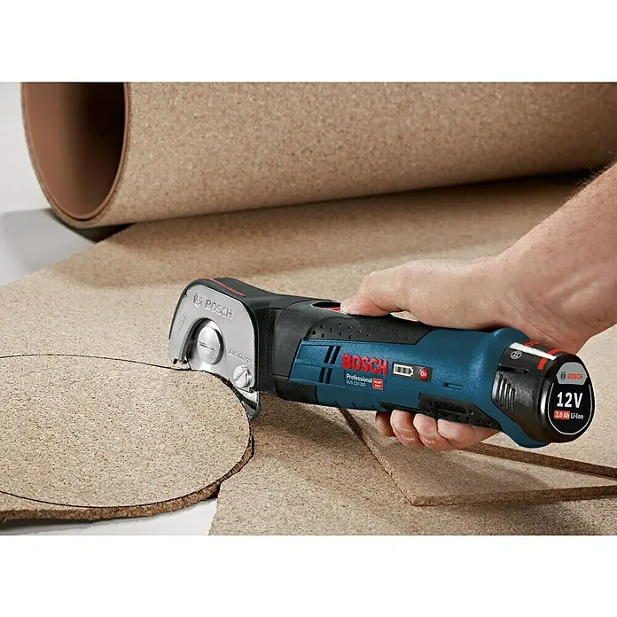 Bosch Professional Akku-Universalschere GUS 12V-300 - 12 V, Ohne Akku, Leerlaufhubzahl: 700 /min - Akku-Universalschneider von Bosch zum Schneiden von Korkplatten, mit 12V Akku für den professionellen Einsatz.