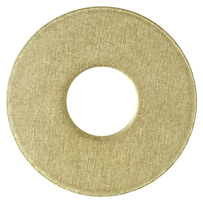 Karosseriescheibe - Innendurchmesser: 10,5 mm, Außendurchmesser: 30 mm, Messing, Blank, 6 Stk., DIN 9021 - Nahaufnahme einer goldenen Unterlegscheibe vor einem schwarzen Hintergrund, ideal für technische Anwendungen und Heimwerkerprojekte.