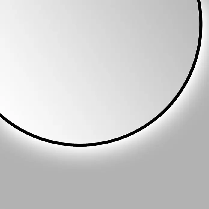 DSK Lichtspiegel Silver Globo - Durchmesser: 100 cm, Schwarz, Leuchtmittel - Nahaufnahme eines runden Spiegels mit schwarzem Rahmen, der ein modernes und elegantes Design zeigt. Ideal für stilvolle Badezimmer oder Flure.