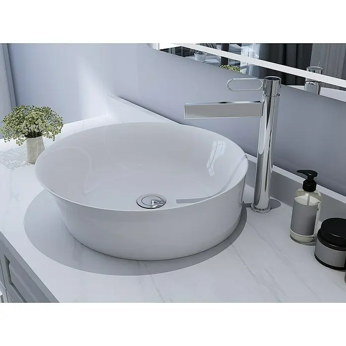 IO Dior Grifo de lavabo alto - Cromo - Un lavabo de baño moderno con un diseño redondo, un grifo elegante y accesorios de baño con estilo, el diseño luminoso irradia limpieza.