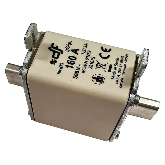 Fusible NH - 160 A, 500 V - Primer plano de un fusible NH00 de df, especificado con 160 A, 500V~ y 120 kA, fabricado en España.