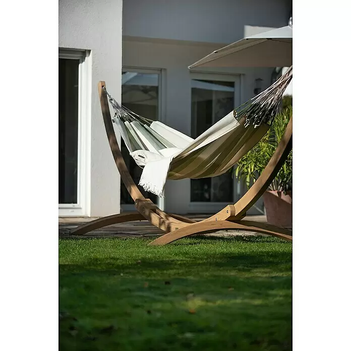 La Siesta Hängematte Modesta - L x B: 400 x 180 cm, Olive, Kingsize - Gestreifte Stoffhängematte (weiß, grün, beige) auf Holzgestell, draußen zur Entspannung.