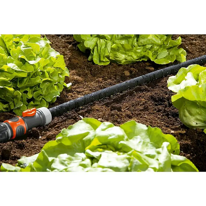 Gardena Anschlussgarnitur für Bewässerungsschlauch - Durchmesser: 13 mm, Schwarz - Bewässerungssystem im Gemüsegarten. Präzise Bewässerung mit Tropfschlauch für gesunde Salatköpfe. Optimale Wasserversorgung für üppiges Wachstum.