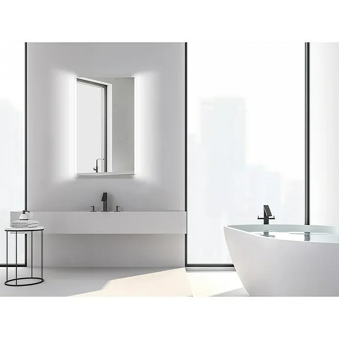 DSK Lichtspiegel Silver Chic - 120 x 70 cm, Silber, Leuchtmittel - Elegantes Badezimmerdesign mit minimalistischem Waschbecken, beleuchtetem Spiegel und freistehender Badewanne für ein luxuriöses Ambiente.