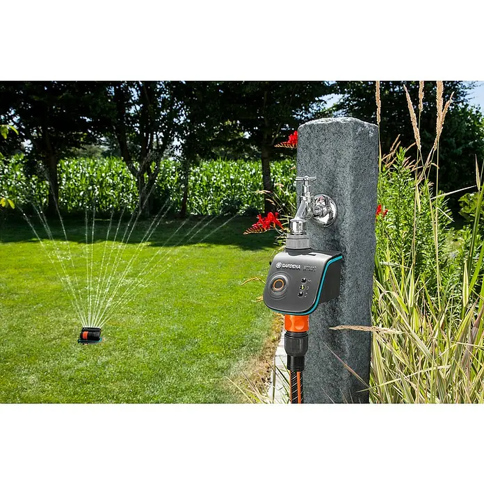 Gardena Sprinklersystem Viereckregner OS 140 - Max. Regnerfläche: 140 m², 1 -tlg. - Gardena Smart Water Control zum automatischen Bewässern des Gartens mit einer Zeitschaltuhr.