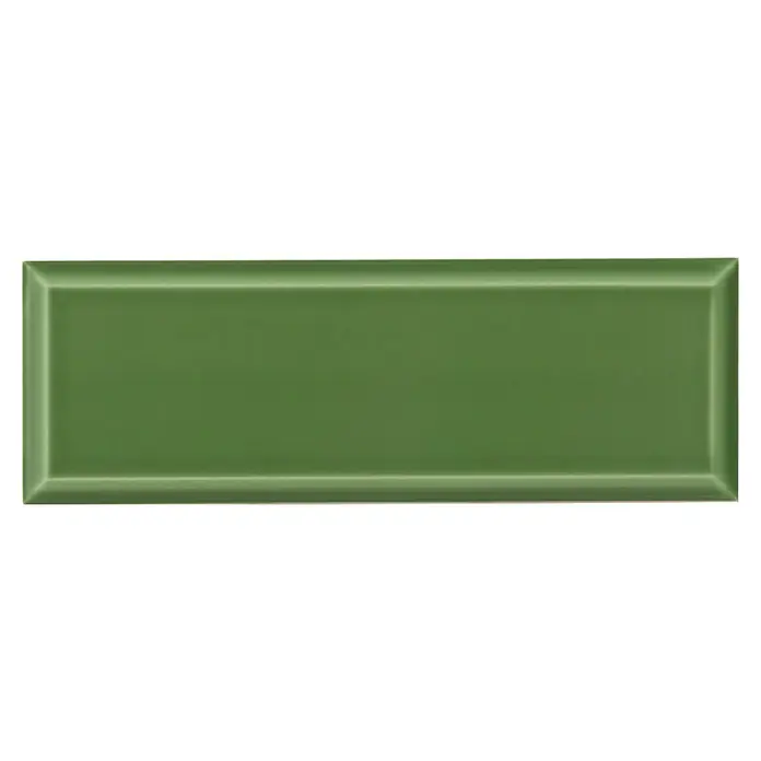 Modern Style Wandfliese Metro Biselado Verde 880 - 9,8 x 29,8 cm, Grün, Glänzend - Grüne Subway-Fliese mit abgeschrägten Kanten. Perfekt für Küche oder Bad, diese Fliese bringt Farbe in jeden Raum mit ihrem frischen Farbton.
