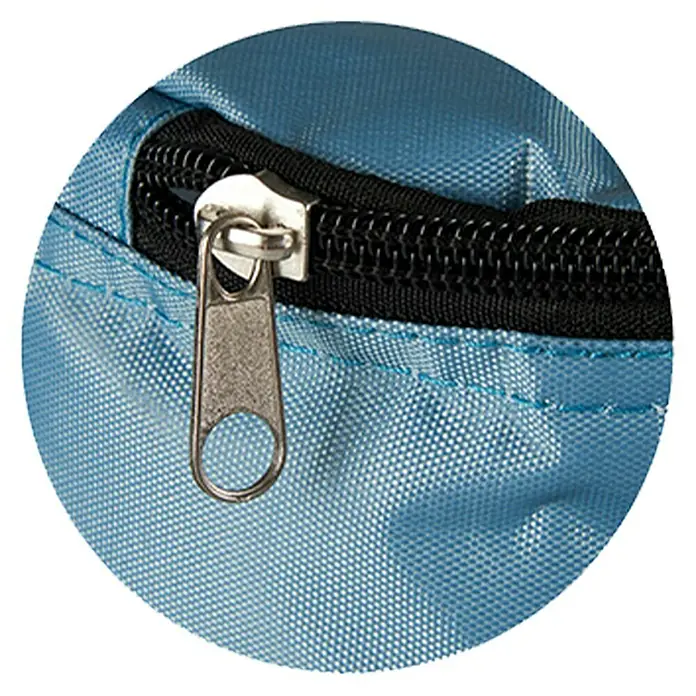 Nevera portátil - 2 l, Gris/Azul/Beige, Específico para: Botellas - Primer plano de un tejido azul con una cremallera y un cursor plateado. La cremallera es negra.
