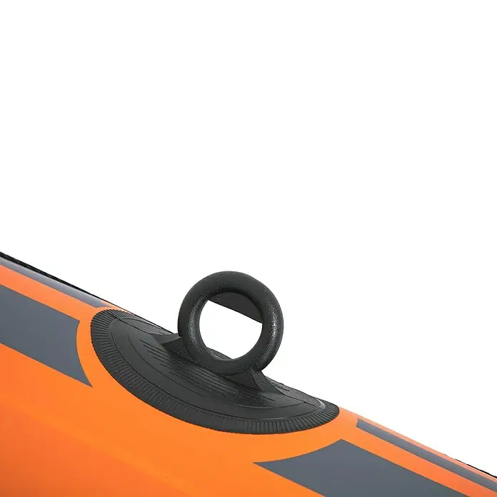 Bestway Hydro Force Bote hinchable Kondor 2000-61100 - L x An x Al: 1,88 m x 98 cm x 30 cm, Apto para: 2 personas, Carga útil: 120 kg - Primer plano de un kayak inflable naranja con una franja gris y un anillo negro para sujetar accesorios.