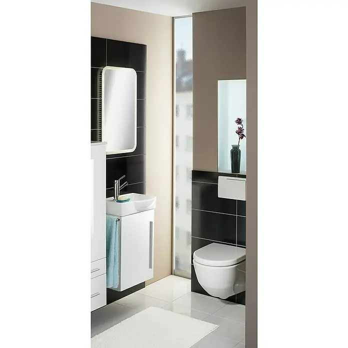 Camargue Stella K welcome Badmöbel-Set KW45WRE - Gesamtbreite Badmöbel: 45 cm, Weiß, Hochglänzend, DIN Anschlag: Rechts - Modernes Badezimmer-Design mit Waschbecken und Toilette. Das Design umfasst schwarze Fliesen und eine minimalistische Ästhetik für ein elegantes Aussehen.