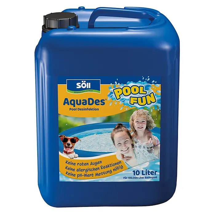 Söll AquaDes Wasserpflegemittel - 10 l - Eine blaue 10-Liter-Kanisterflasche Söll AquaDes Pool Desinfektion mit einem Etikett, das ein Schwimmbadmotiv zeigt.