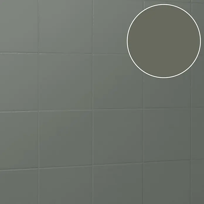 SCHÖNER WOHNEN-Farbe Pep up Renovierfarbe für Wand- & Bodenfliesen - Graphitgrau, Glänzend, 1 l, Wasserbasiert - Nahaufnahme einer grauen quadratischen Fliese mit einem weißen Kreis drumherum.