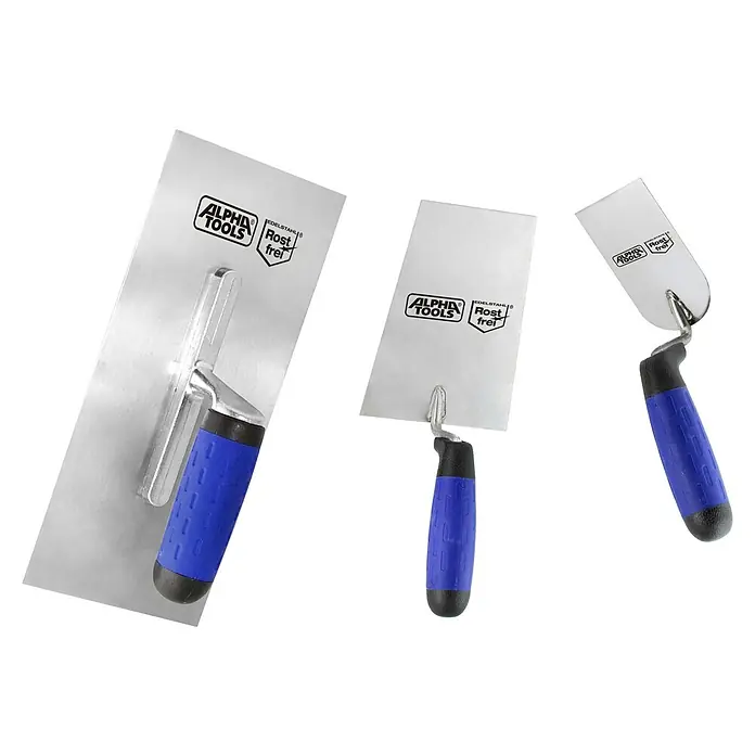 Alpha Tools Kellen-Set - 3 -tlg. - Das Bild zeigt drei Alpha Tools Edelstahl Maurerkellen mit blauem Griff. Die Kellen sind korrosionsbeständig und für Bauarbeiten geeignet.