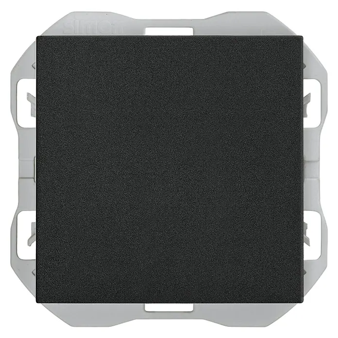 Simon 270 Tapa ciega - Negro, Plástico, Instalar - Primer plano de un interruptor de luz negro Simon con un marco gris, mostrando un diseño moderno y minimalista para espacios interiores.