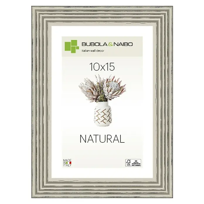 Marco de fotos Rayas - 40 x 50 cm, Gris, Madera - Marco de fotos "Natural" de tamaño 10x15 cm de Bubola e Naibo. El marco tiene una superficie blanca grisácea de aspecto ligeramente antiguo con finas ranuras.