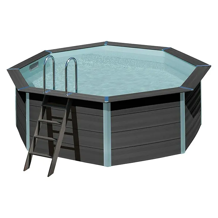 Gre WPC-Pool Avantgarde - Ø x H: 410 x 124 cm, Dunkelgrau, 11.000 l - Ein achteckiger Aufstellpool mit Leiter, gefüllt mit klarem Wasser, ideal für sommerlichen Badespaß im eigenen Garten.