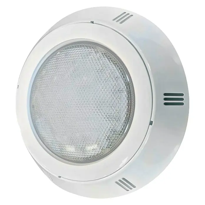 Luz LED para piscinas extraplano - Blanco, LED - Primer plano de una luz redonda blanca para piscina con difusor de vidrio texturizado y ranuras de ventilación para iluminación subacuática.