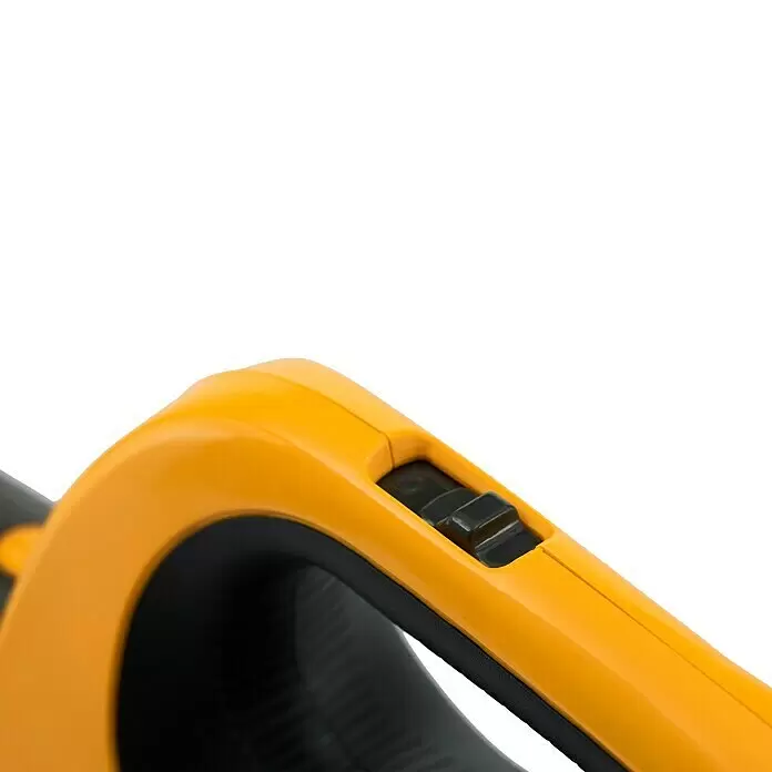 Stiga Akku-Laubbläser BL 100e Set - 20 V, 1 Akku, 4 Ah, Blasgeschwindigkeit: 115 km/h, Blasleistung: 9 m³/min - Nahaufnahme eines gelb-schwarzen Elektrowerkzeuggriffs mit schwarzem Schiebeschalter.