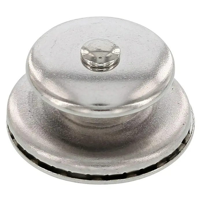Schilderstifte - Durchmesser: 20 mm, Messing, Verchromt - Nahaufnahme eines silberfarbenen, zweiteiligen Knopfes für Jeans oder andere Kleidungsstücke.