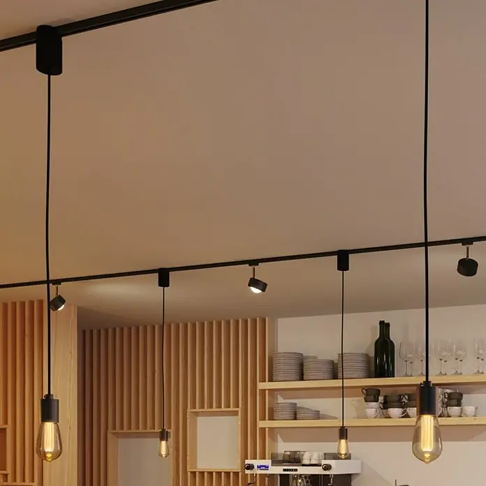 Paulmann Inner Glow LED-Lampe Vintage Glühlampenform E27 - E27, Nicht Dimmbar, Gelb, 160 lm, 3,5 W, Tropfen, Farbe: Gold - Modernes Beleuchtungssystem mit schwarzen Schienen und hängenden Glühbirnen. Stilvolle Akzentbeleuchtung für ein zeitgemäßes Ambiente.