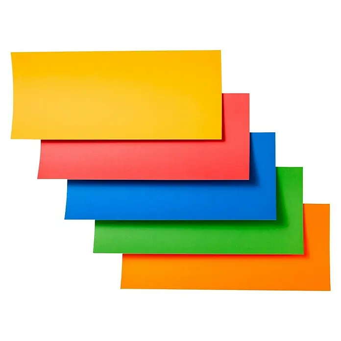 Cricut Joy Aufkleber Smart Paper Sticker Cardstock - 10 Stk., Brightbow, 30 x 14 cm - Bunte Haftnotizen: Eine gestapelte Anordnung von gelben, roten, blauen, grünen und orangefarbenen Haftnotizen, ideal für Erinnerungen.