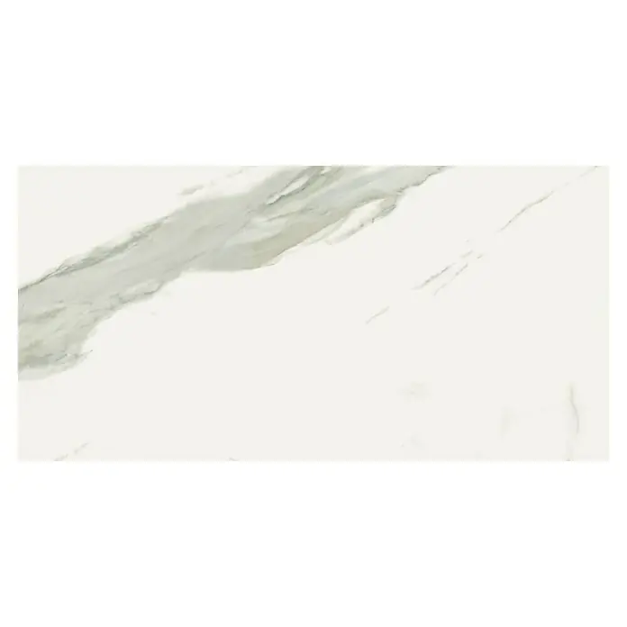 Feinsteinzeugfliese Torino Bianco - 60 x 120 cm, Weiß/Grau, Glänzend - Nahaufnahme einer glatten weißen Marmorfliese mit subtilen grauen Adern, ideal für moderne und elegante Innenräume.