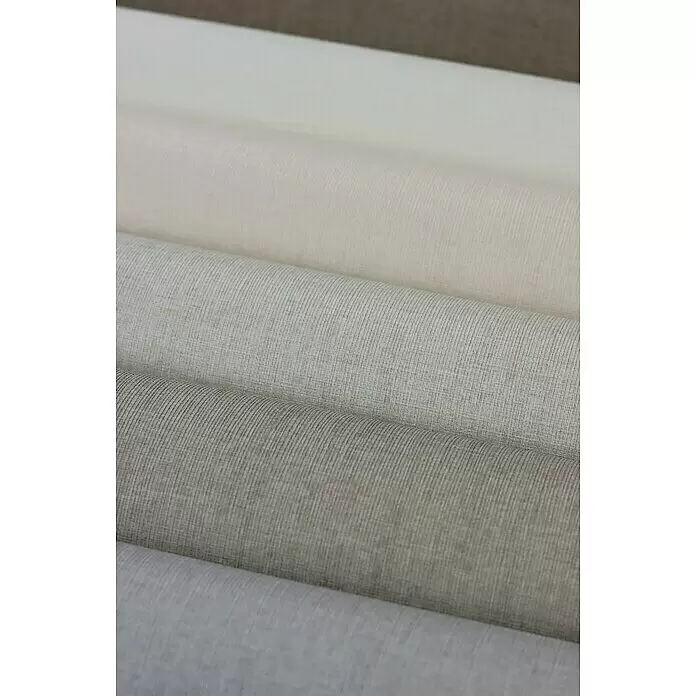 Rasch Florentine III Vliestapete - Hellgrau, Uni, 10,05 x 0,53 m - Mehrere Rollen strukturierter Stoffe in verschiedenen neutralen Farben wie Beige, Hellgrau und Braun, abgestuft angeordnet.