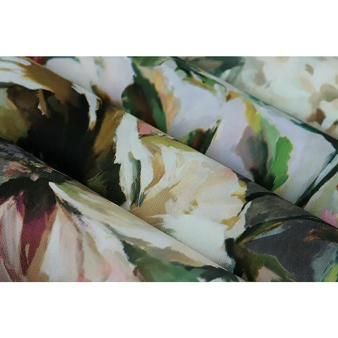 Rasch Florentine III Vliestapete Blumen - Mauve, Floral, 10,05 x 0,53 m - Nahaufnahme eines eleganten Stoffes mit floralem Muster in sanften Grün-, Rosa- und Beigetönen, der eine weiche und luxuriöse Textur suggeriert.
