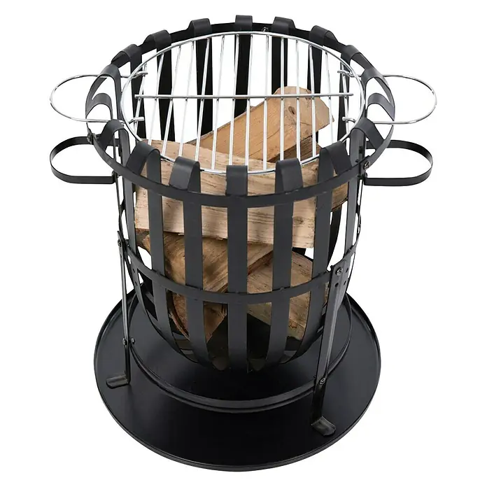 RedFire Grill-Feuerkorb Dallas - Schwarz, Durchmesser: 40 cm - Ein Feuerkorb aus Metall mit Holzscheiten gefüllt, ideal für gemütliche Abende im Garten. Der Korb steht auf einer runden Basis.
