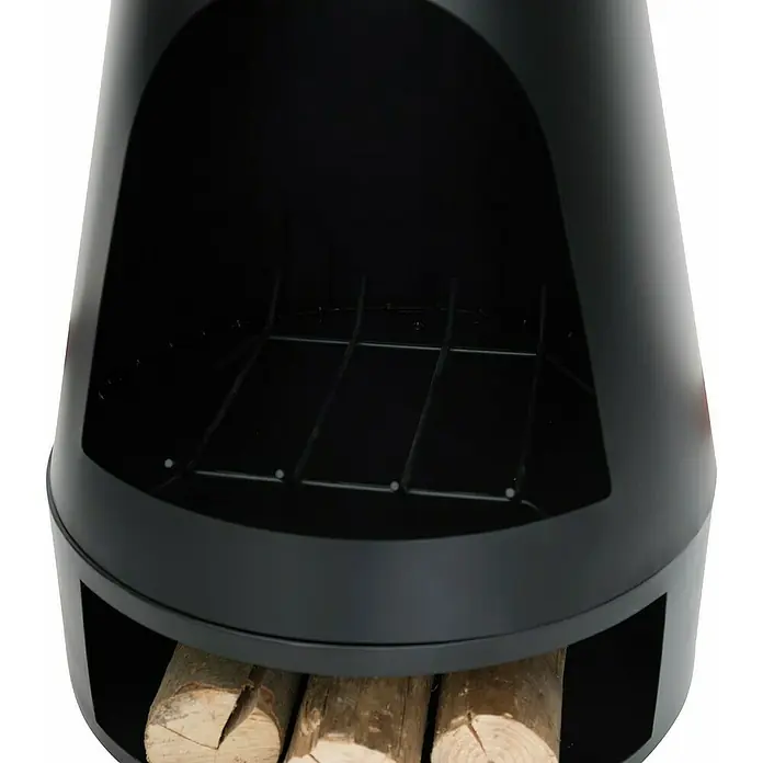 RedFire Gartenkamin Kingston - Ø x H: 44 x 120 cm, Stahl - Nahaufnahme eines schwarzen Chiminea-Gartenkamins mit Holzscheiten im unteren Fach, ideal für gemütliche Abende im Freien.