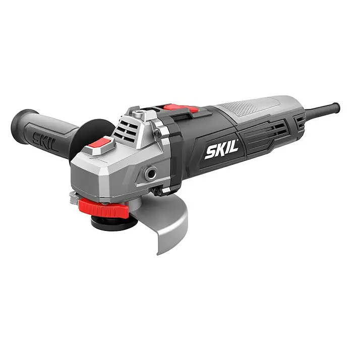 Skil Elektro-Winkelschleifer 9020 AA - 600 W, Durchmesser Scheibe: 115 mm - Das Bild zeigt einen grauen und schwarzen Skil Winkelschleifer mit rotem Knopf und Griff auf einem schwarzen Hintergrund.