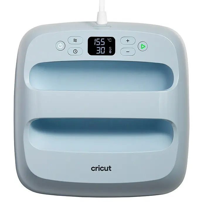 Cricut Transferpresse Easypress 3 - B x L: 23 x 23 cm, Passend für: Bügelfolien, Drucktechnologie: Wärmeübertragung - Nahaufnahme einer Cricut EasyPress 3, einer blassblauen Hitzepresse, die für einfache Bügelprojekte entwickelt wurde.