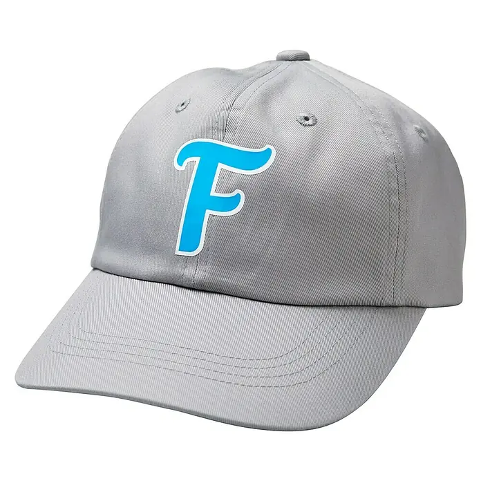 Cricut Mütze - Einheitsgröße, Grau, 3 Stk. - Graue Baseballkappe mit einem blauen "F"-Logo. Stylische und bequeme Kopfbedeckung für Sport und Freizeit, ein echter Hingucker.