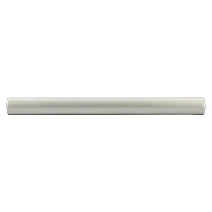 Siro Möbelgriff - Typ Möbelgriff: Stange, L x B: 130 x 28 mm, Kunststoff, Nickel - Ein isoliertes Bild eines stilvollen, länglichen Stabes, perfekt für minimalistische Designs und moderne Akzente.