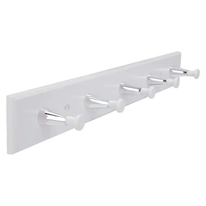 Siro Garderobenleiste - L x B x H: 400 x 48 x 50 mm, Kunststoff, Weiß - Eine weiße Garderobenleiste mit fünf chromfarbenen Haken. Ideal für die stilvolle Aufbewahrung von Jacken und Accessoires.