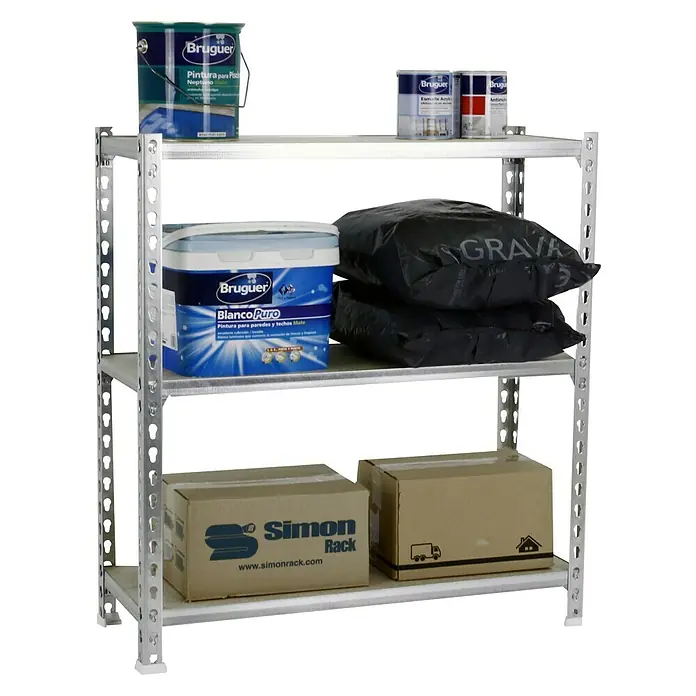 Simonrack Maderclick Metallregal Maderclick MegaPlus - H x B x T: 90 x 120 x 30 cm, Traglast pro Boden: 200 kg, Anzahl Böden: 3 Stk., Stecken, Silber - Ein Regal voller Produkte, darunter Farbe von Bruguer, Säcke mit Kies und Kartons von Simon Rack.
