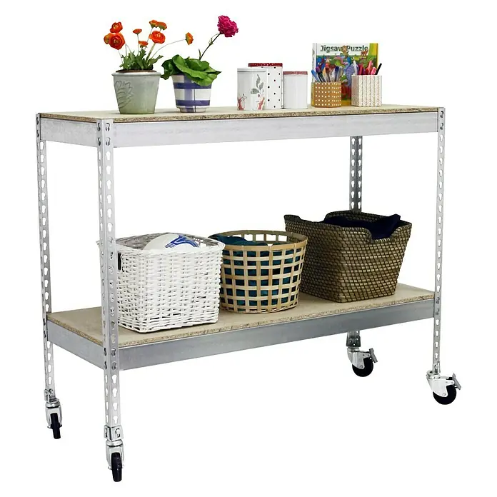 Simonrack Simonforte Estantería metálica Mobile Chipboard - Al x An x Pr: 97,5 x 120 x 60 cm, Inserción, Galvanizado, Capacidad de carga por balda: 75 kg - Un carro de servir rodante con dos estantes, cargado de plantas, decoración y cestas. Perfecto para cocina o sala de aficiones.