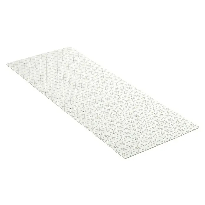 Tatay Antideslizante para bañera Diamond SBS - 96 x 36 cm, Blanco - Primer plano de una esterilla de yoga blanca rectangular con textura triangular, ideal para fitness y relajación.