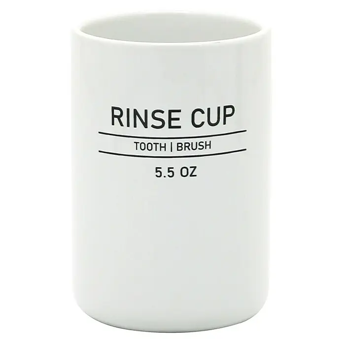 Aquasanit Ink Portacepillos - L x An x Al: 7 x 7 x 104 cm, Cerámica - Un vaso de cerámica blanco con la inscripción "RINSE CUP TOOTH | BRUSH 5.5 OZ" en letras negras.
